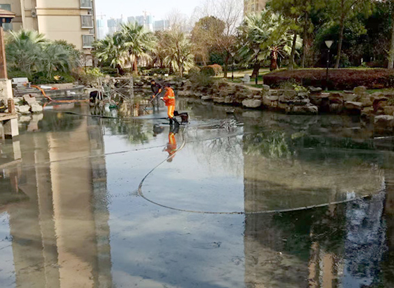 江北景观池淤泥清理